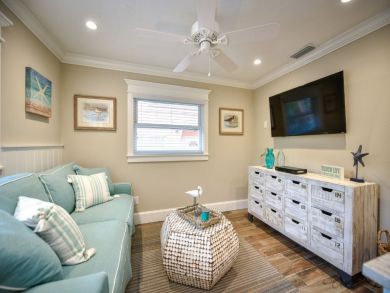 Beautiful Vacation Rental on Siesta Key. Call Today