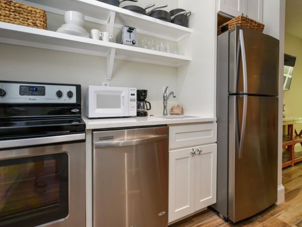 Lovely One Bdm Unit One Block to the Beach in Siesta Key