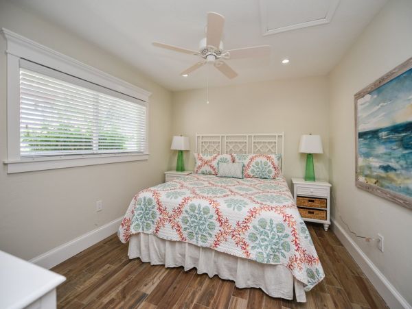 Lovely One Bdm Unit One Block to the Beach in Siesta Key