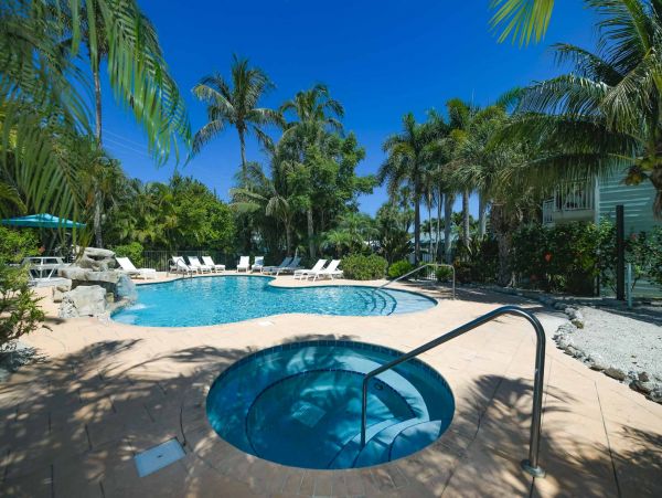 Lovely One Bdm Unit One Block to the Beach in Siesta Key