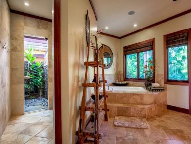 Bathroom with Soaking Tub