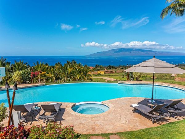 Six Bedroom Maui Luxury Pool Villa Five Star!