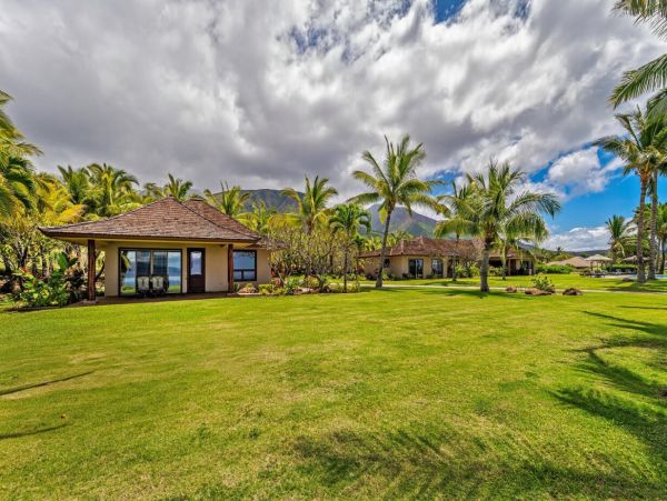 Six Bedroom Maui Luxury Pool Villa Five Star!