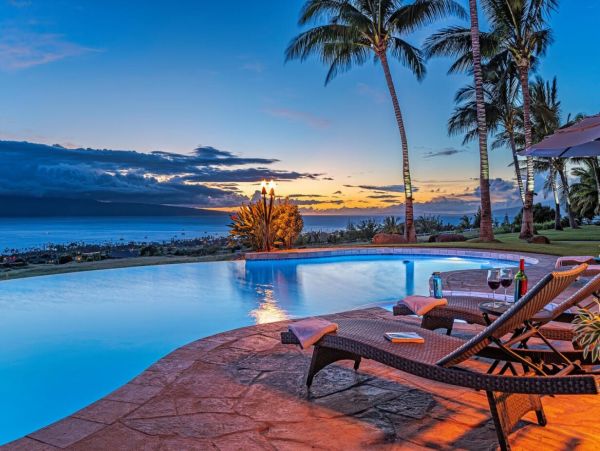 Six Bedroom Maui Luxury Pool Villa Five Star!