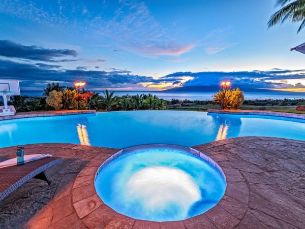 Six Bedroom Maui Luxury Pool Villa Five Star!