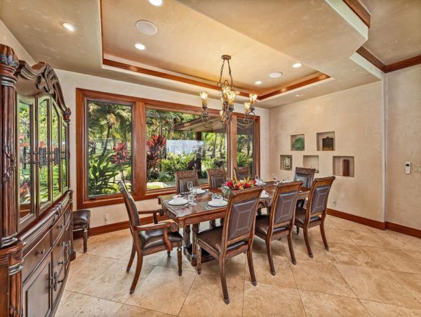 Six Bedroom Maui Luxury Pool Villa Five Star!
