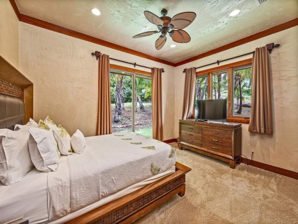 Six Bedroom Maui Luxury Pool Villa Five Star!