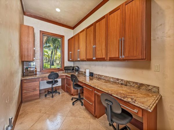 Six Bedroom Maui Luxury Pool Villa Five Star!