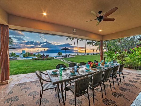 Six Bedroom Maui Luxury Pool Villa Five Star!