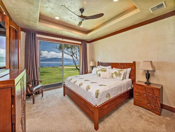 Six Bedroom Maui Luxury Pool Villa Five Star!
