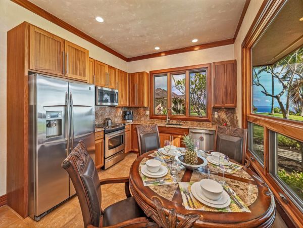 Six Bedroom Maui Luxury Pool Villa Five Star!