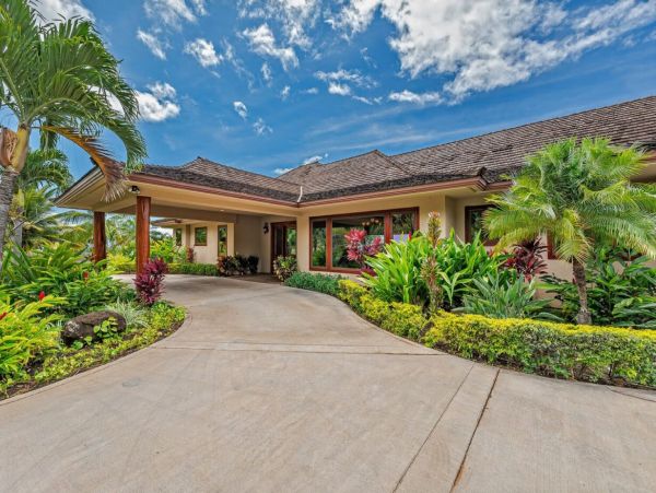 Six Bedroom Maui Luxury Pool Villa Five Star!