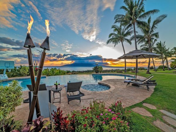 Six Bedroom Maui Luxury Pool Villa Five Star!