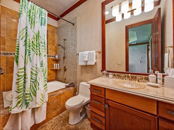 Six Bedroom Maui Luxury Pool Villa Five Star!
