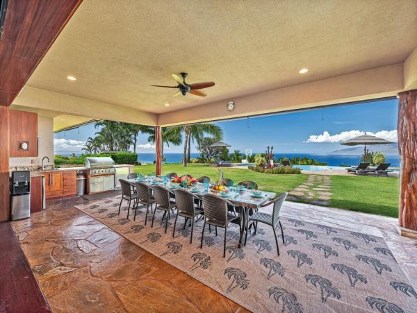 Six Bedroom Maui Luxury Pool Villa Five Star!