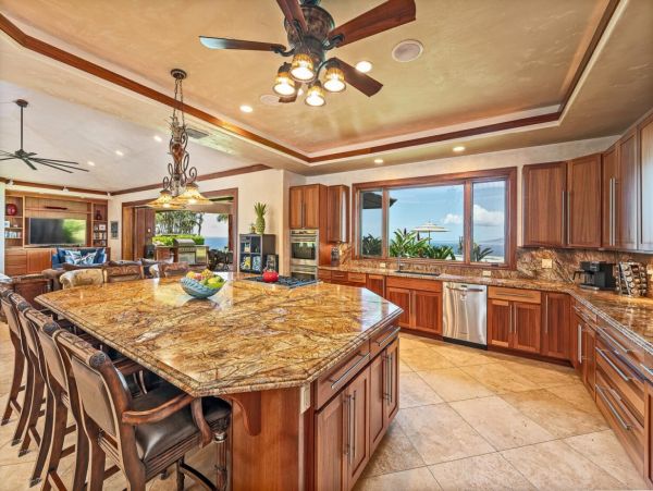 Six Bedroom Maui Luxury Pool Villa Five Star!