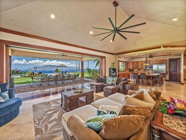 Six Bedroom Maui Luxury Pool Villa Five Star!