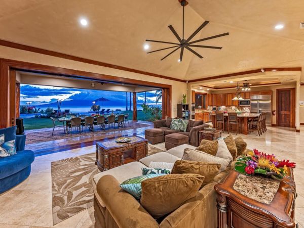 Six Bedroom Maui Luxury Pool Villa Five Star!