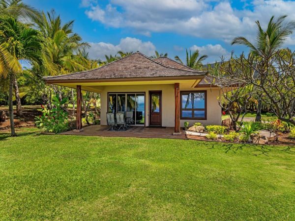 Six Bedroom Maui Luxury Pool Villa Five Star!
