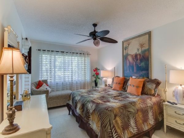 Siesta Key Beach Condo Two Bedrooms Sleeps 6 with Pool