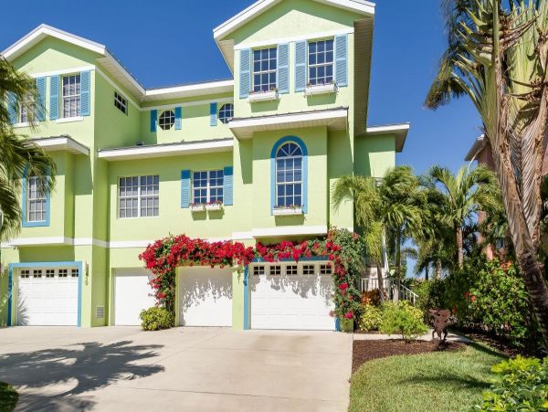 This Fabulous Siesta Key Rental Sleeps Ten Guests