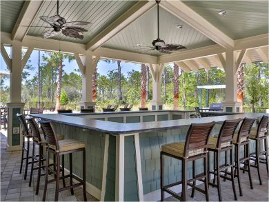 Four Bedroom Vacation Homes Sleeps 10 Communal Pool