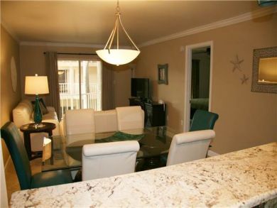 Kitchen & Dining Area