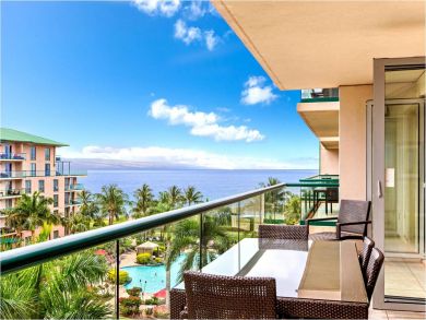 Outdoor Table & Chairs on Balcony