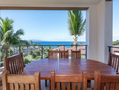 Dining Tbale & Chairs
