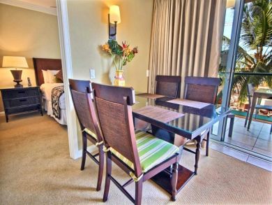 Dining Table & Chairs