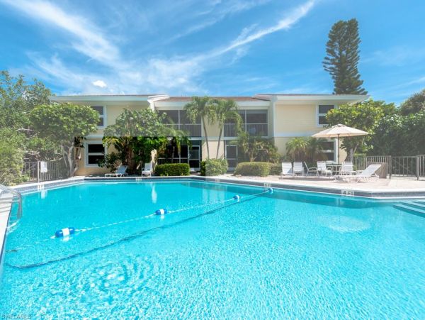 Sanibel Island Beachfront Retreat 2 Bedrooms Plus Loft