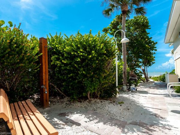 Sanibel Island Beachfront Retreat 2 Bedrooms Plus Loft