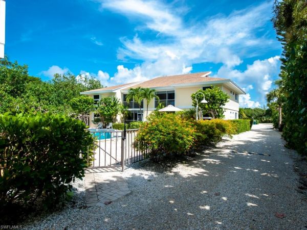 Sanibel Island Beachfront Retreat 2 Bedrooms Plus Loft