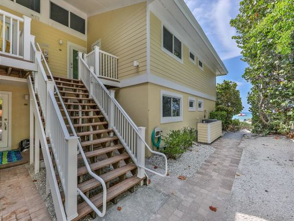 Sanibel Island Beachfront Retreat 2 Bedrooms Plus Loft