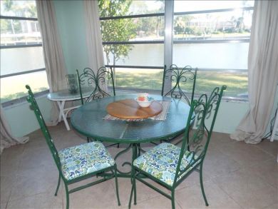 Table & Chairs