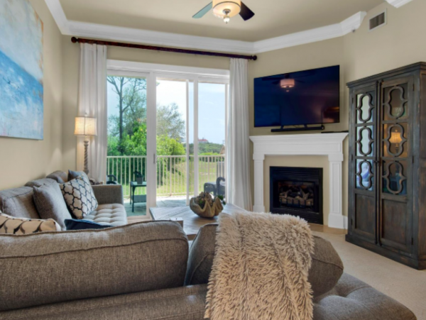 Three Bedroom Condo 0.2 miles from the beach