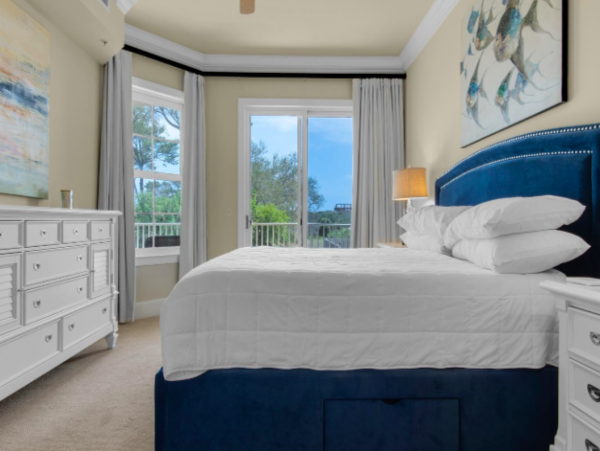 Three Bedroom Condo 0.2 miles from the beach