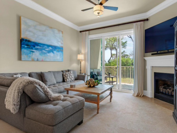 Three Bedroom Condo 0.2 miles from the beach