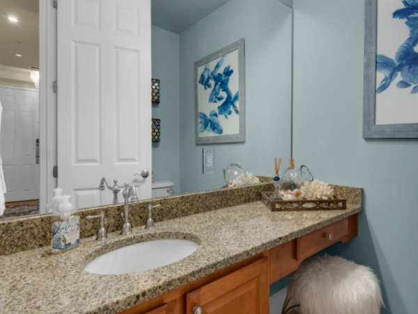 Three Bedroom Condo 0.2 miles from the beach