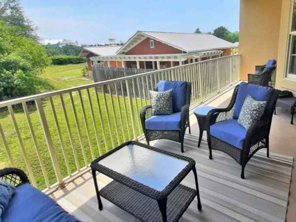 Three Bedroom Condo 0.2 miles from the beach