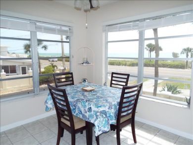 Table & Chairs