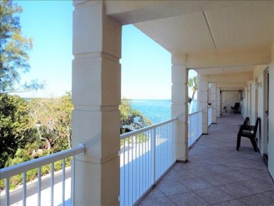 One Bedroom Third Floor Condo with Bay Views Sleeps 2 Guests One Bedroom Third Floor Condo with Bay Views Sleeps 2 Guests