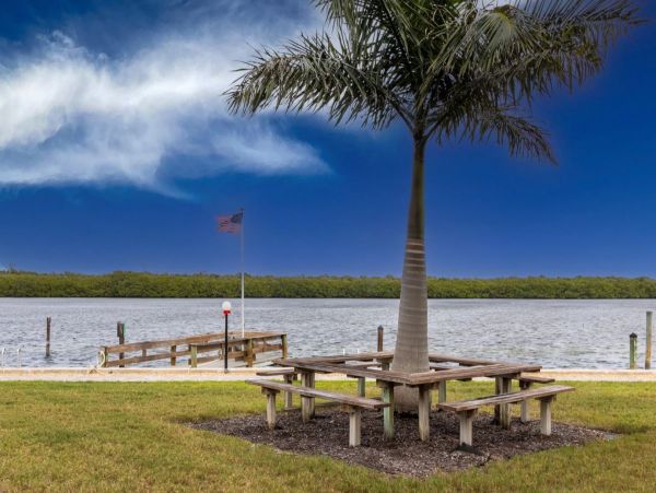 Great Value Bayside Seasonal Vacation Condo on Longboat Key