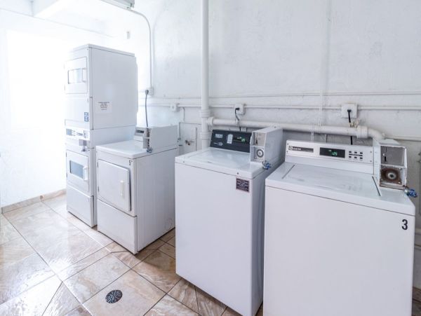Great Value Bayside Seasonal Vacation Condo on Longboat Key