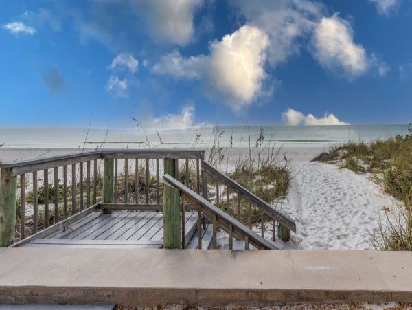 Great Value Bayside Seasonal Vacation Condo on Longboat Key