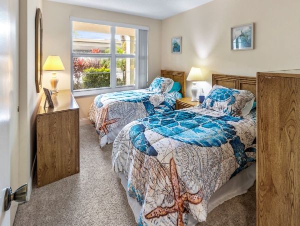 Great Value Bayside Seasonal Vacation Condo on Longboat Key