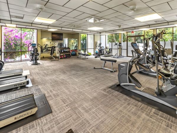 Great Value Bayside Seasonal Vacation Condo on Longboat Key