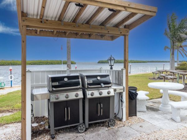 Great Value Bayside Seasonal Vacation Condo on Longboat Key
