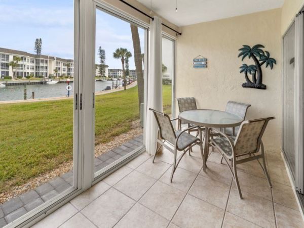 Great Value Bayside Seasonal Vacation Condo on Longboat Key