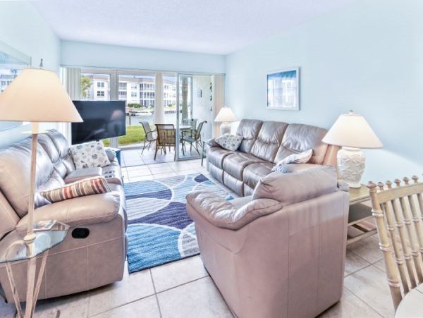 Great Value Bayside Seasonal Vacation Condo on Longboat Key